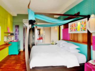 Horizon Patong Beach Resort & Spa周辺のホテル4