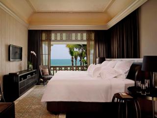 センタラ グランド ビーチ リゾート & ヴィラズ ホアヒンと同グレードのホテル2